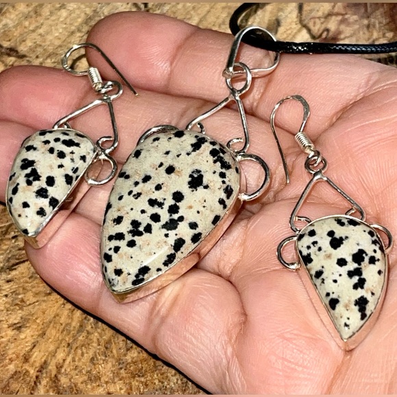 Dalmatian Jasper Set Pendant & Earrings - Picture 3 of 9